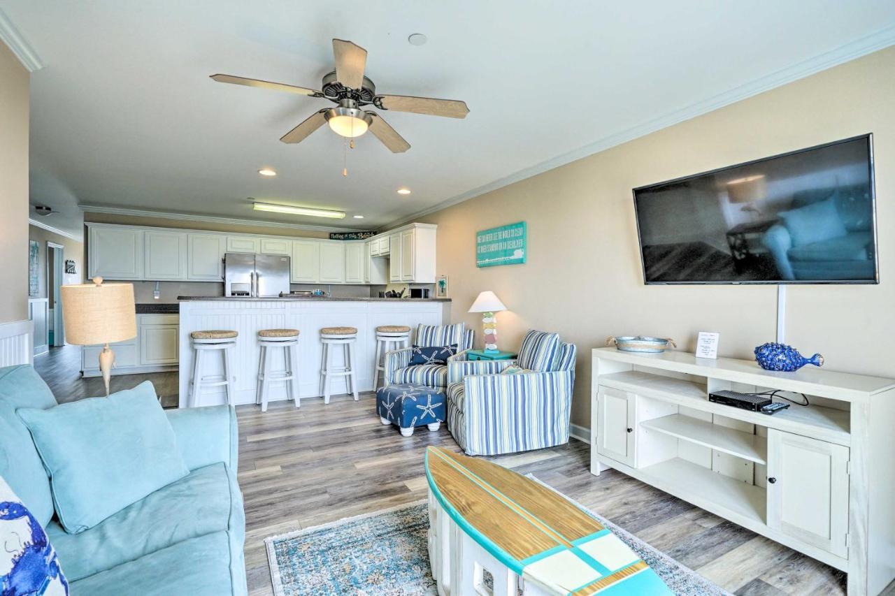 Ocean-View Oak Island Condo, 1 Block To Beach! 외부 사진