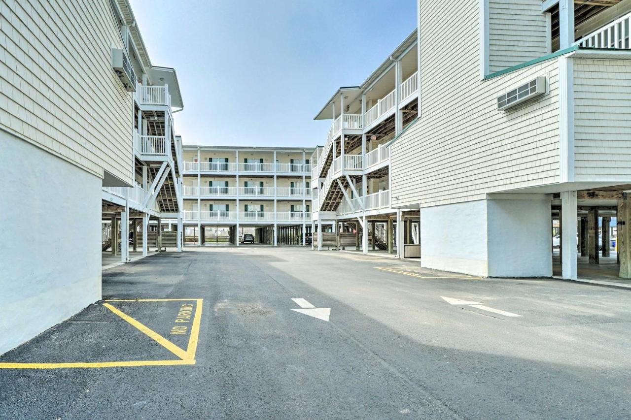 Ocean-View Oak Island Condo, 1 Block To Beach! 외부 사진