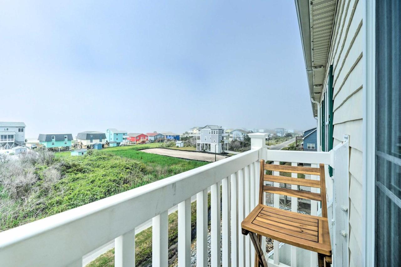 Ocean-View Oak Island Condo, 1 Block To Beach! 외부 사진